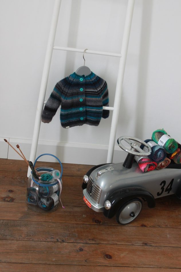 Lang Yarns gilet pour bébé tricoté en VIVA