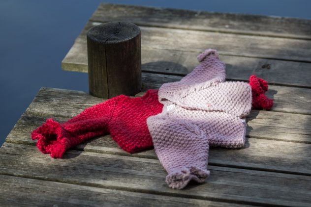 tutoriel gratuit pour débutante-pas à pas pour tricoter un gilet pour bébé - wool kit factory de gazouillis et cie