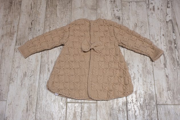 Robe-tunique-ou-manteau-à-tricoter-pour-fillette-Aubusson-de-Fonty-Gazouillis-et-cie.
