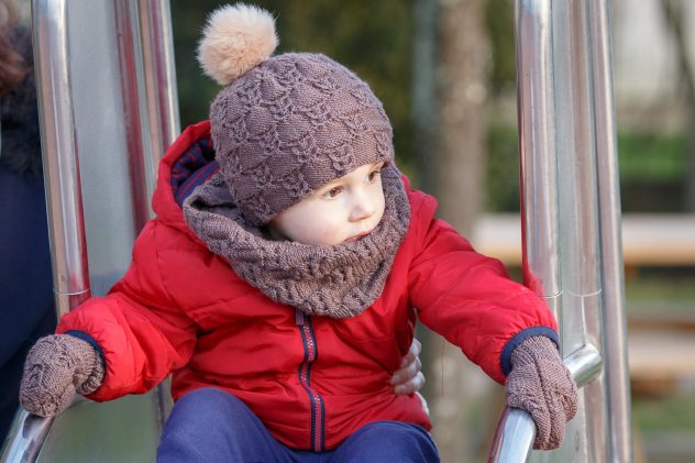 ensemble-accessoires-dhiver-2019-bébé-bonnet-moufles-et-snood